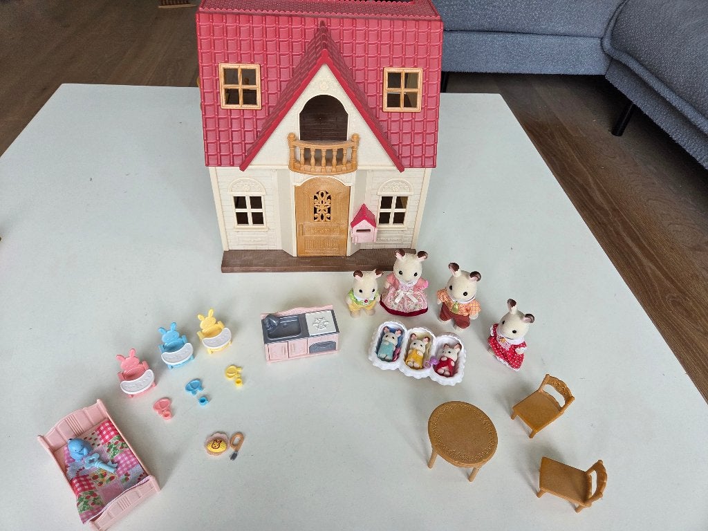 Huis Sylvanian familie konijnen, Ophalen, Zo goed als nieuw, Poppenhuis