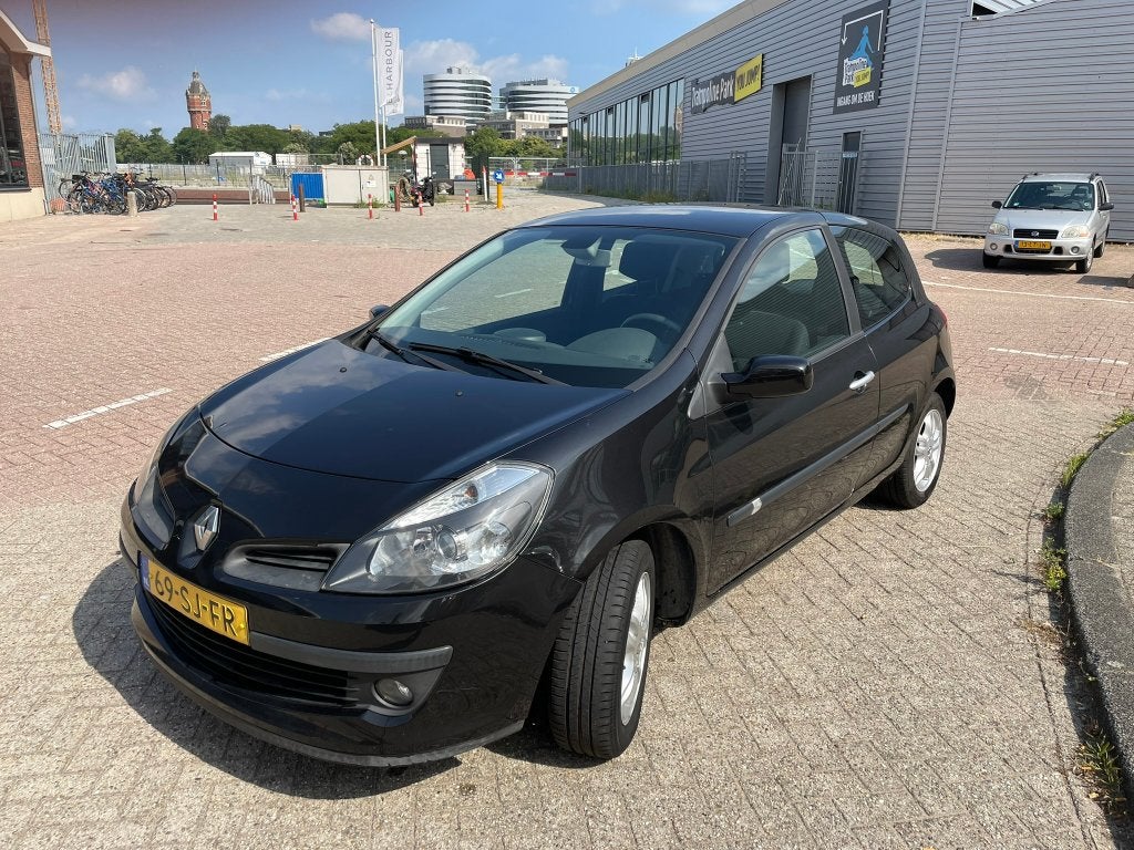 Renault Clio 1.6 16V Dynamique Luxe, Voorwielaandrijving, 4 cilinders, Multifunctioneel stuurwiel, Origineel Nederlands