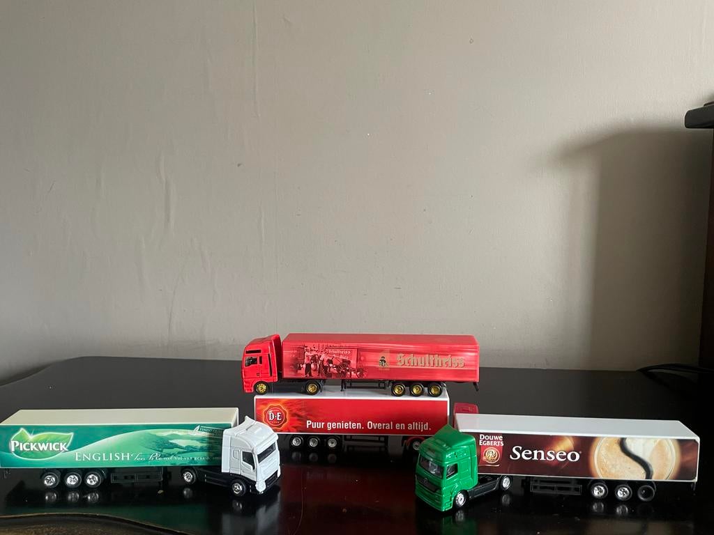 4 miniatuur vrachtwagens Senseo-pickwick-DE-Schultheiss, Ophalen of Verzenden, Gebruikt