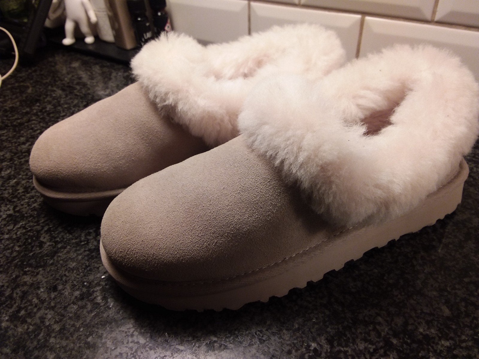 Ugg Nita. Maat 38, Ophalen of Verzenden, Zo goed als nieuw, Pantoffels of Sloffen