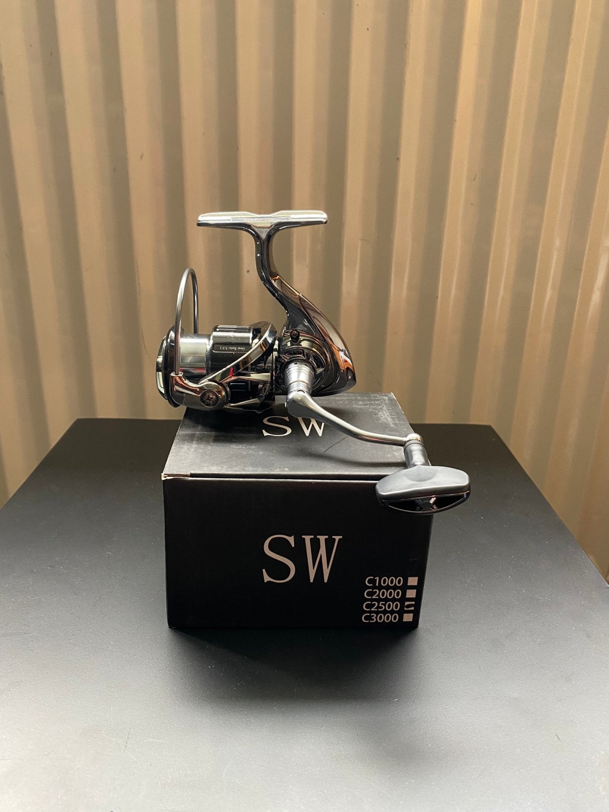 SW Salt Water C2500 molen 12+1 lager aluminium spoel, D, Molen, Nieuw, Ophalen of Verzenden