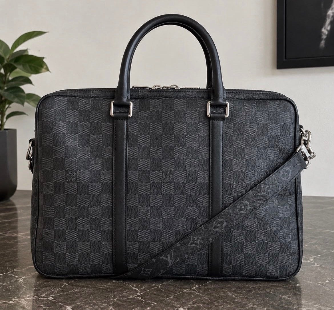 Louis Vuitton Heren Handtas - Zwart/Donkergrijs, Ophalen of Verzenden, Zo goed als nieuw, Zwart, Handtas