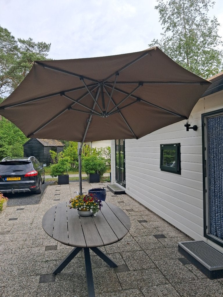 tuintafel en parasol te koop, Ophalen, Zo goed als nieuw, 3 tot 4 meter, Parasolvoet