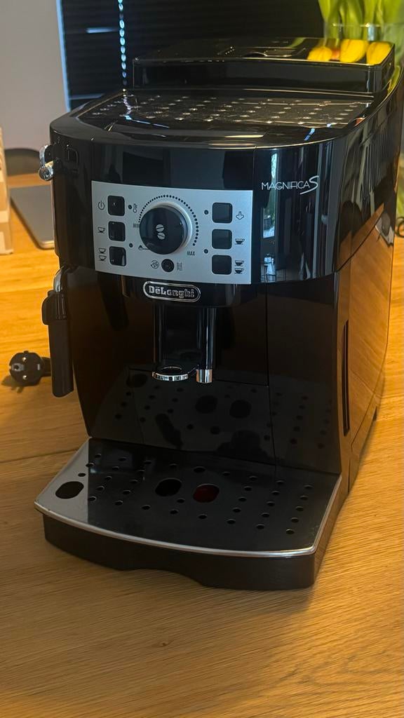 DeLonghi Magnifica S koffiezetapparaat, Ophalen, Gebruikt, Espresso apparaat, 4 tot 10 kopjes