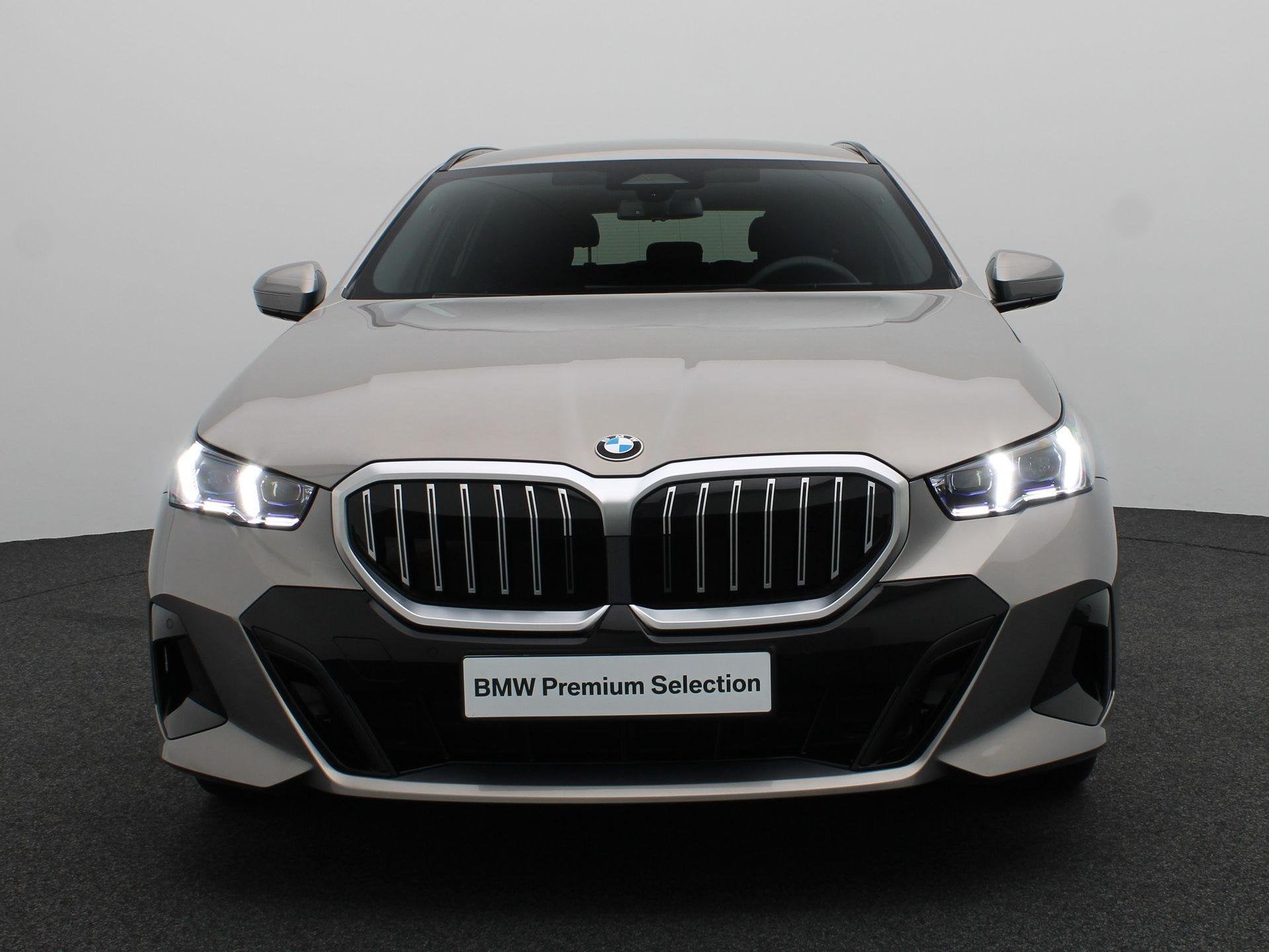 BMW 5 Serie Touring 520i M Sportpakket | Trekhaak | Driving, Auto's, Automaat, 1998 cc, Gebruikt, 4 cilinders