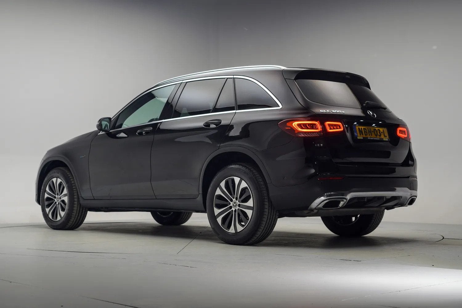 Mercedes-Benz GLC 300e 4MATIC Business Solution Aut. [ Navi, Auto's, 14 kWh, Gebruikt, 4 cilinders, 2000 kg