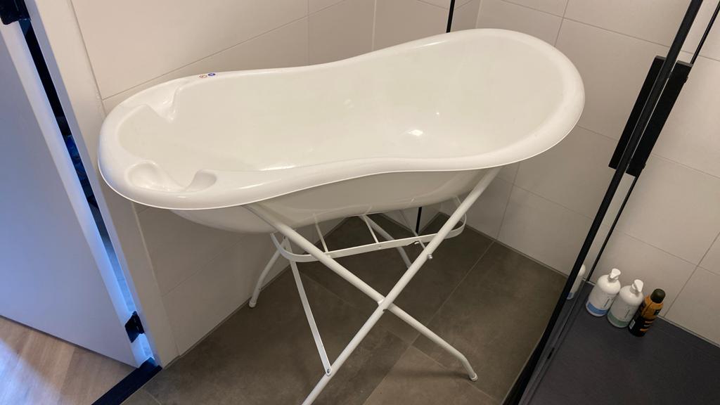 Baby badje, met standaard. Gratis ophalen!, Kinderen en Baby's, Badjes en Verzorging, Ophalen, Gebruikt, Badje, Standaard