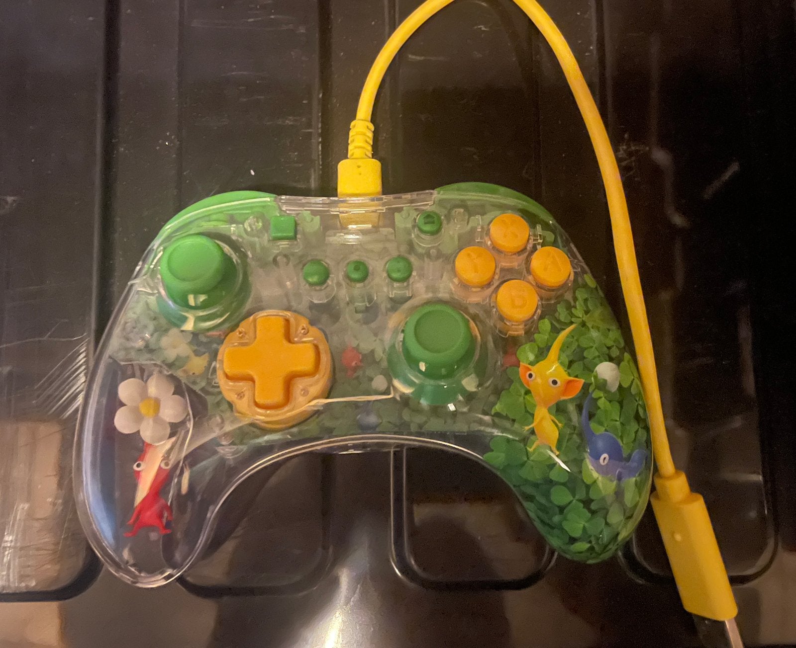 PDP REALMz Draadloze Controller Nintendo Switch Pikmin, Ophalen of Verzenden, Zo goed als nieuw, Switch, Overige controllers