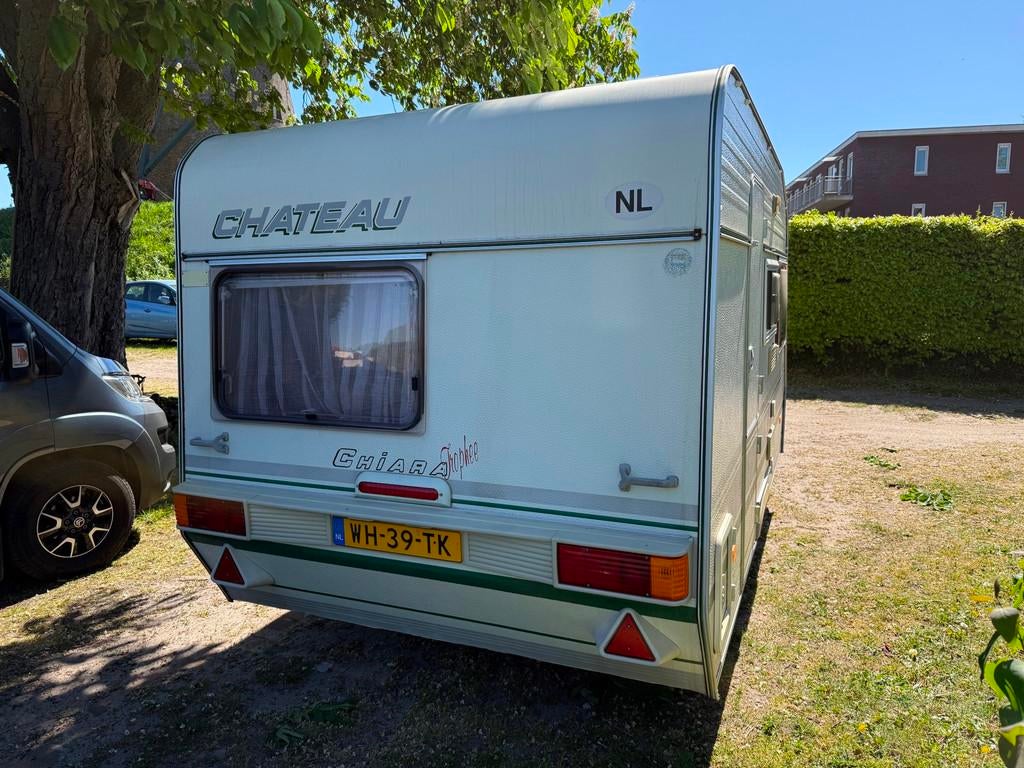 Chateau 380 EERSTE EIGENAAR AANTOONBAAR 4 PERSOONS WC VOORTE, Caravans en Kamperen, Caravans, Chateau, Bedrijf, 500 - 750 kg, Luifel