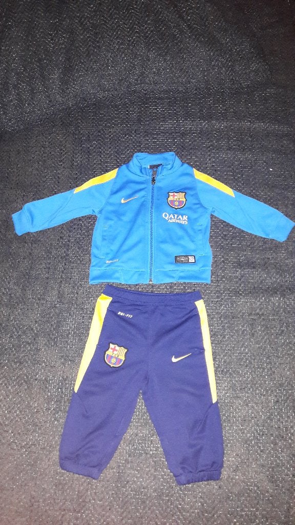 FC Barcelona Trainingspak Nike - Maat 74 (6-9 maanden), Kinderen en Baby's, Jongetje of Meisje, Ophalen of Verzenden, Zo goed als nieuw