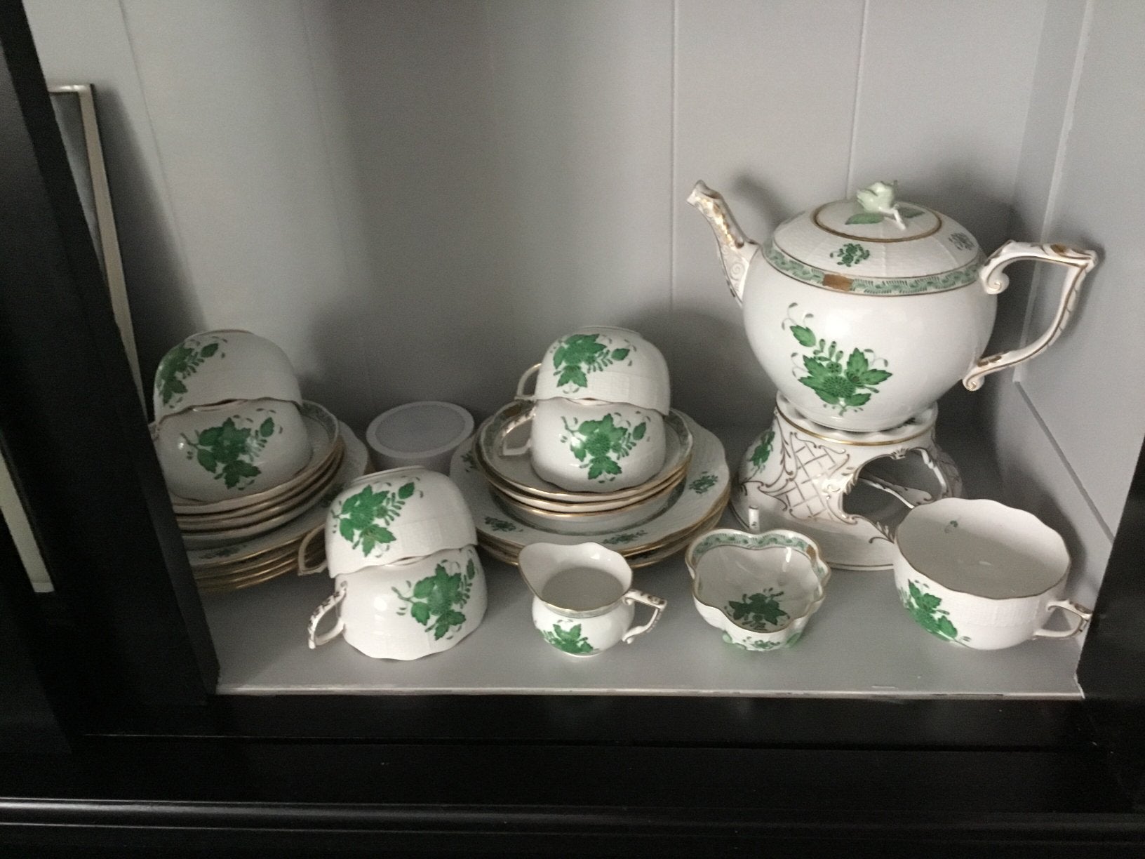 Nieuw Herend servies, Ophalen