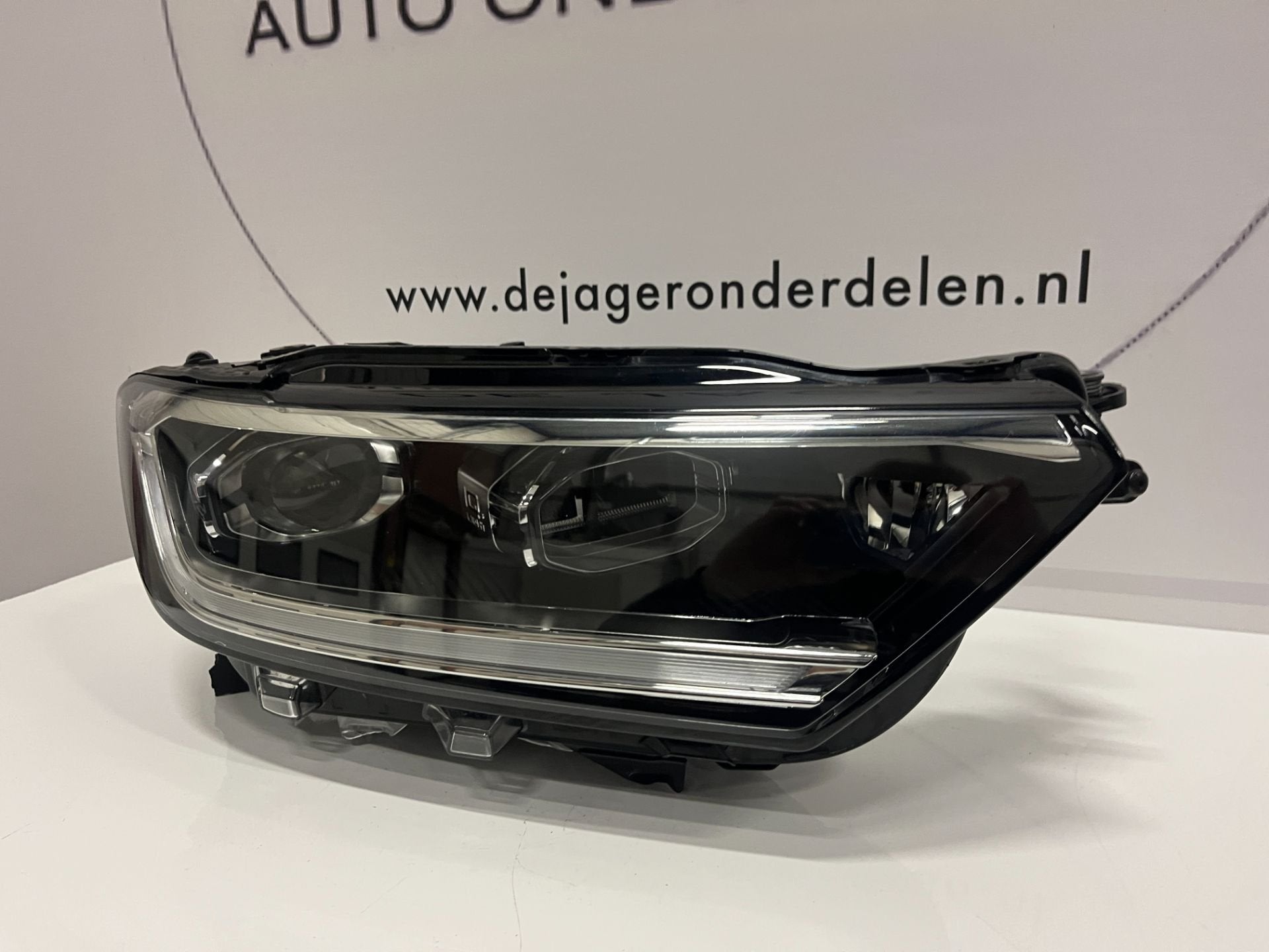 VW T ROC T-ROC FACELIFT VOL LED KOPLAMP RECHTS 2GA941036AD, Gebruikt, Volkswagen, Volkswagen AG, Berliner Ring 2
38440  Wolfsburg, DE