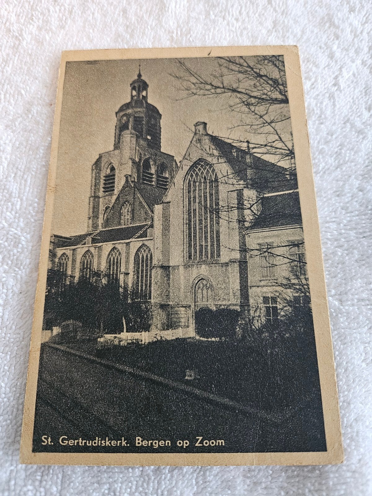 Oude Ansichtkaart St. Gertrudiskerk Bergen op Zoom 1947, Ophalen of Verzenden, 1940 tot 1960, Gelopen, Noord-Brabant
