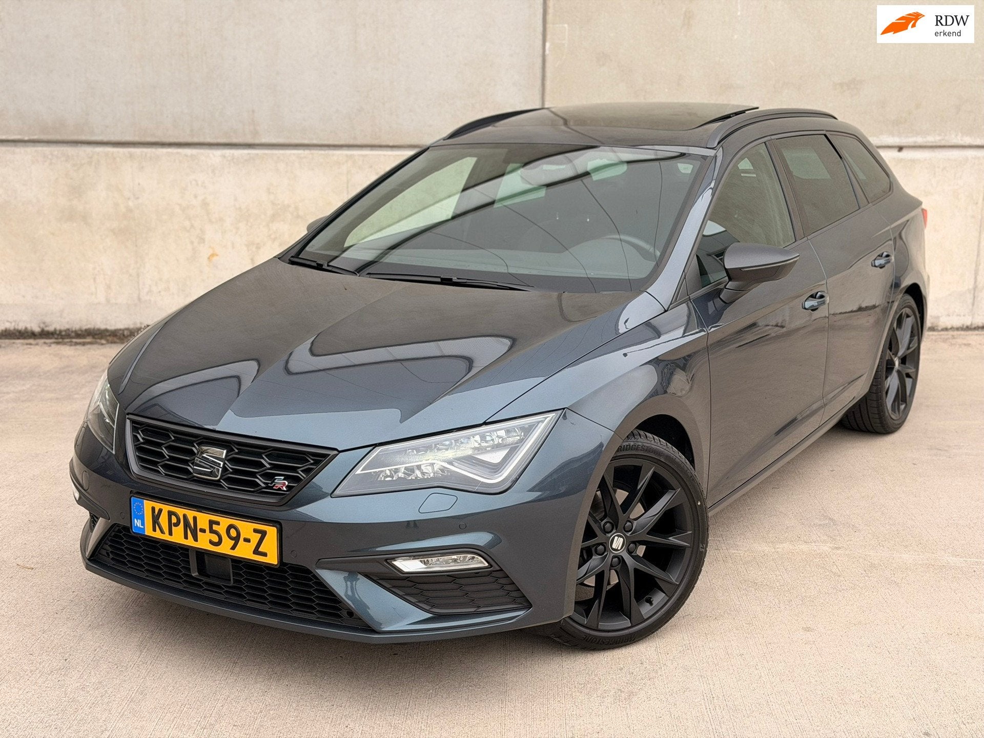 SEAT Leon ST FR 1.5 TSI Ultimate Edition Black Pano DSG Trek, 4 cilinders, Leon, Automatische klimaatregeling, 1500 kg