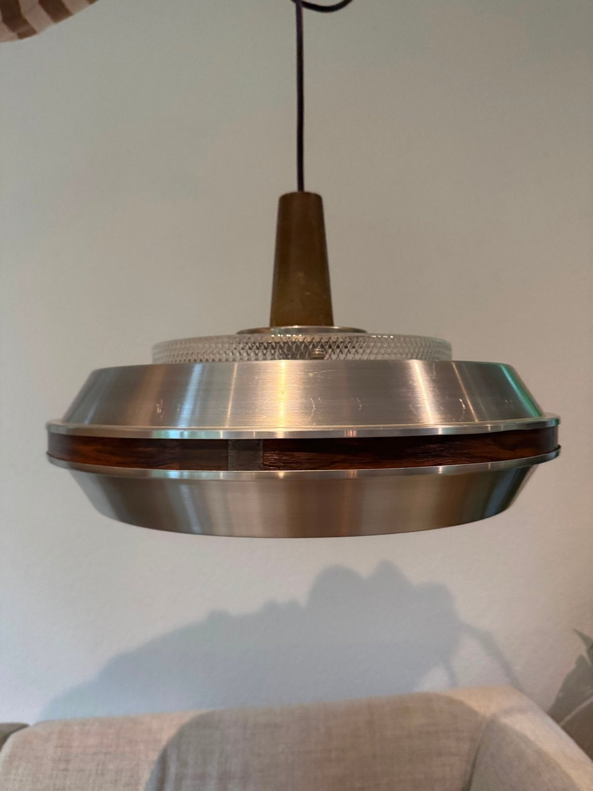 Vintage hanglamp jaren 60/70 - Metaal en hout, Huis en Inrichting, Lampen | Hanglampen, Ophalen of Verzenden, Gebruikt, Metaal