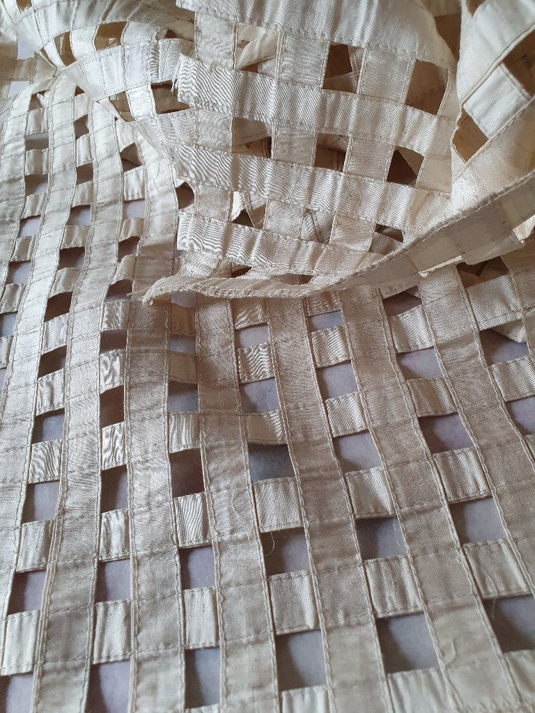 Dupion zijde open gewerkt en effen - Beige + bruin, Hobby en Vrije tijd, Overige materialen, Beige, Nieuw, Ophalen of Verzenden