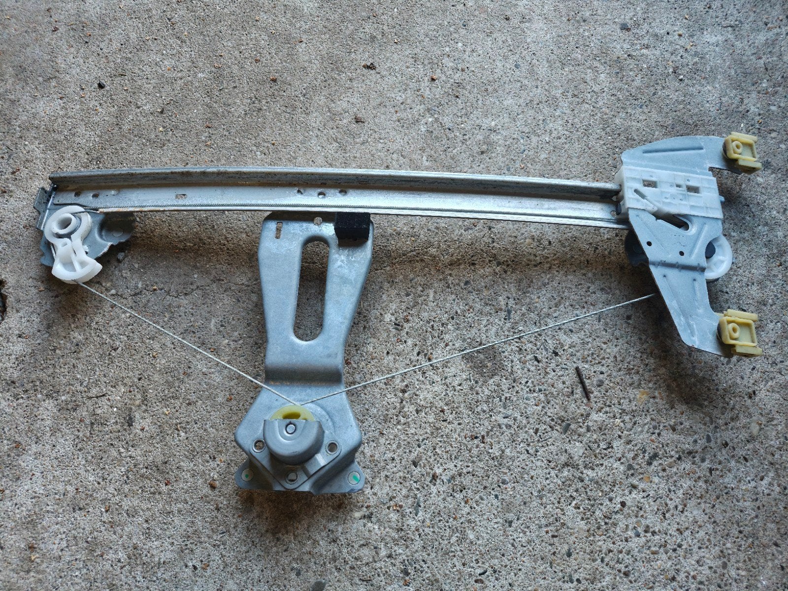 Raammechanisme Rechts Aygo C1 107 118670 RH ARM 69810-0H010, Auto-onderdelen, Gebruikt, Citroën, ., Ophalen of Verzenden
