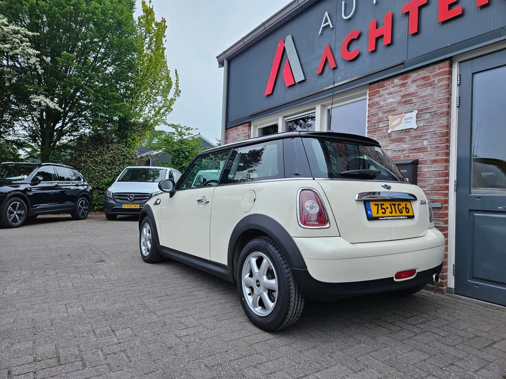Mini Mini 1.6 Cooper Business Line Automaat! Airco/Clima! Cr, Auto's, 15 km/l, Gebruikt, 750 kg, 4 cilinders