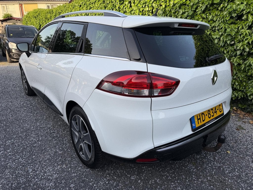 Renault Clio Estate 1.5 dCi ECO Night&Day | Navi | Airco | C, Auto's, Renault, Voorwielaandrijving, Euro 5, Gebruikt, 4 cilinders