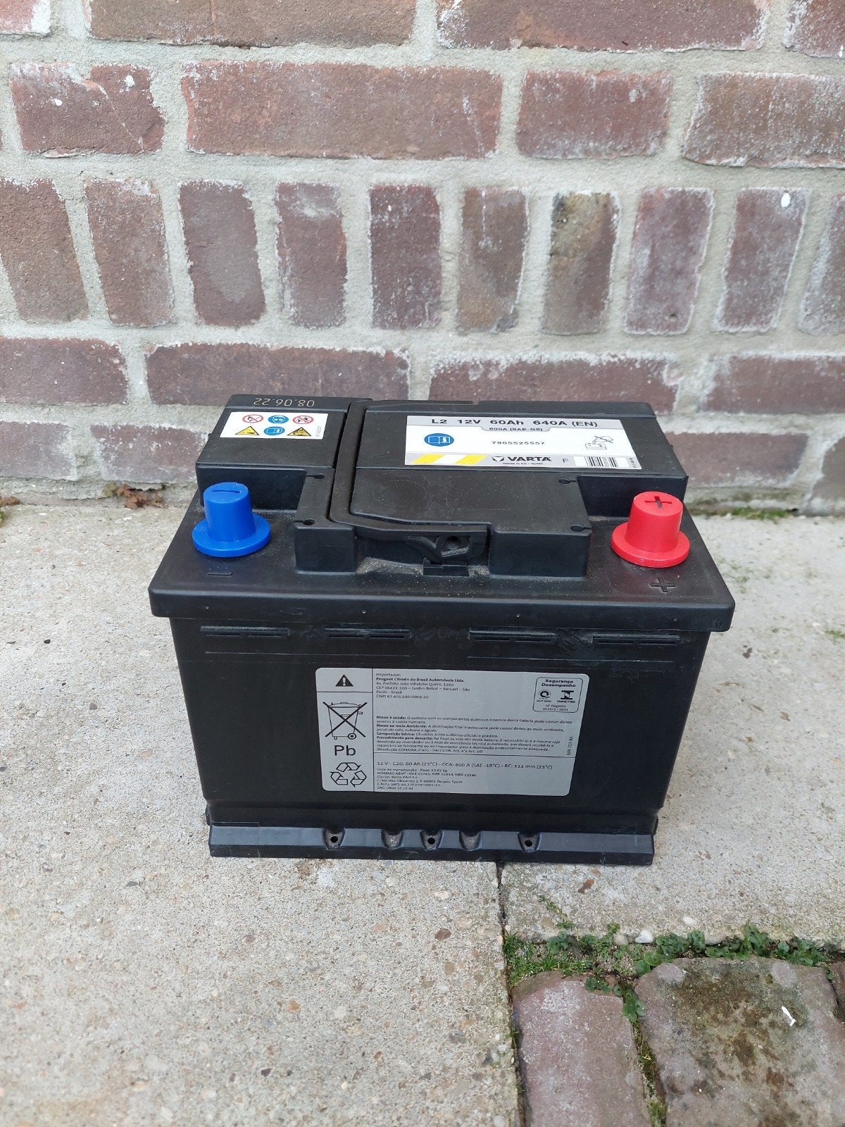 Gebruikte Varta accu ! 12 volt / 640 A 60 ah / Prijs €27,50, Auto-onderdelen, Accu's en Toebehoren, Ophalen, Gebruikt, Universele onderdelen