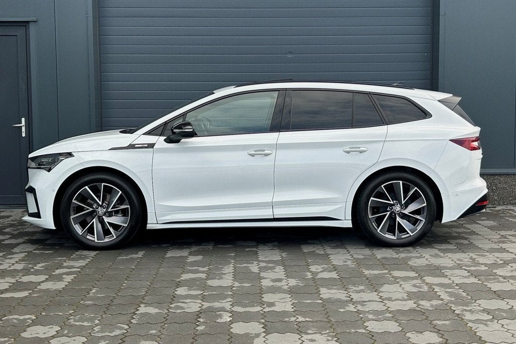 Skoda Enyaq iV 60 Sportline PANO LED KEYLESS 20" (bj 2022), Automaat, Gebruikt, Automatische klimaatregeling, 179 pk