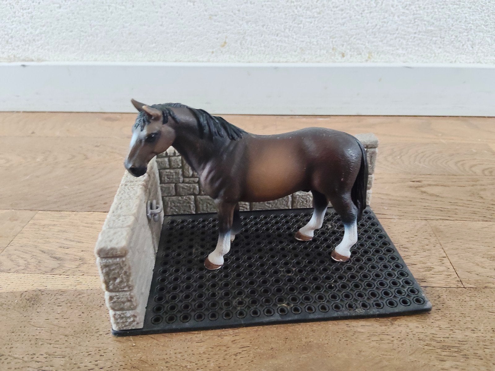 Schleich Paard met Wasplaats - Leuke Kleine Set, Ophalen of Verzenden, Gebruikt, Jongen of Meisje