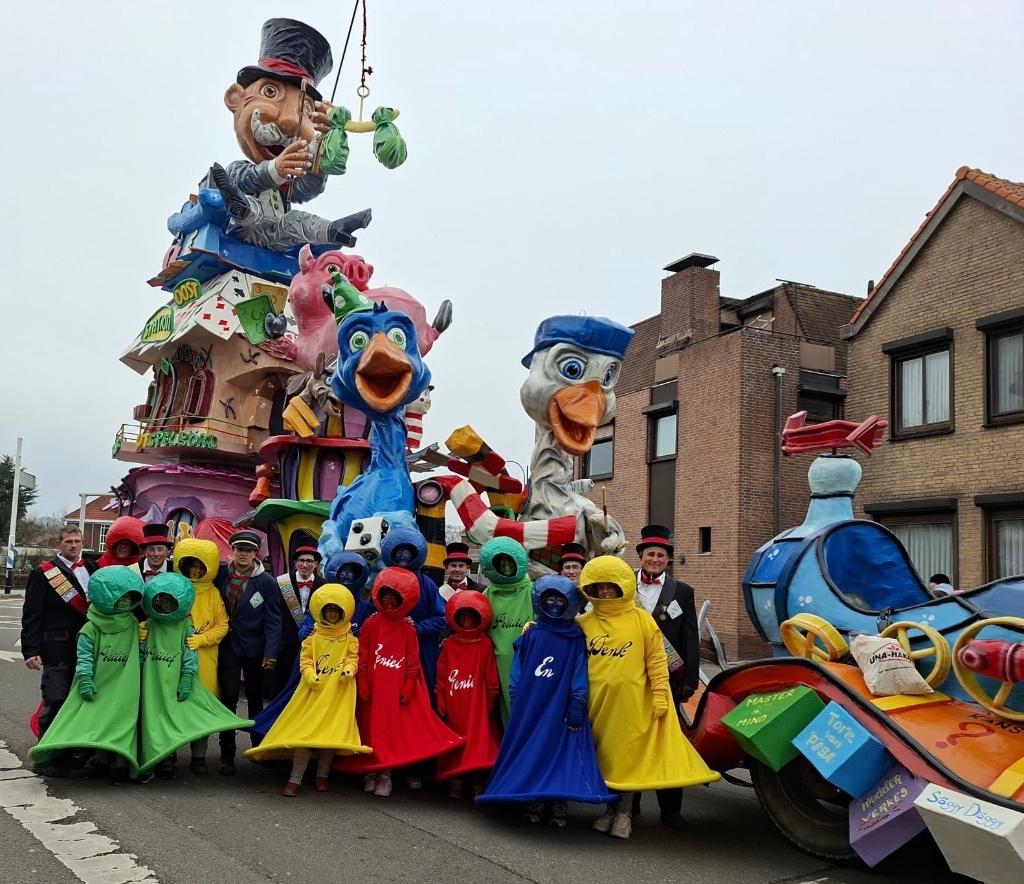 Optochtkleding carnaval groep spel pion Mens erger je niet, Ophalen, Zo goed als nieuw, Kostuum, Carnaval