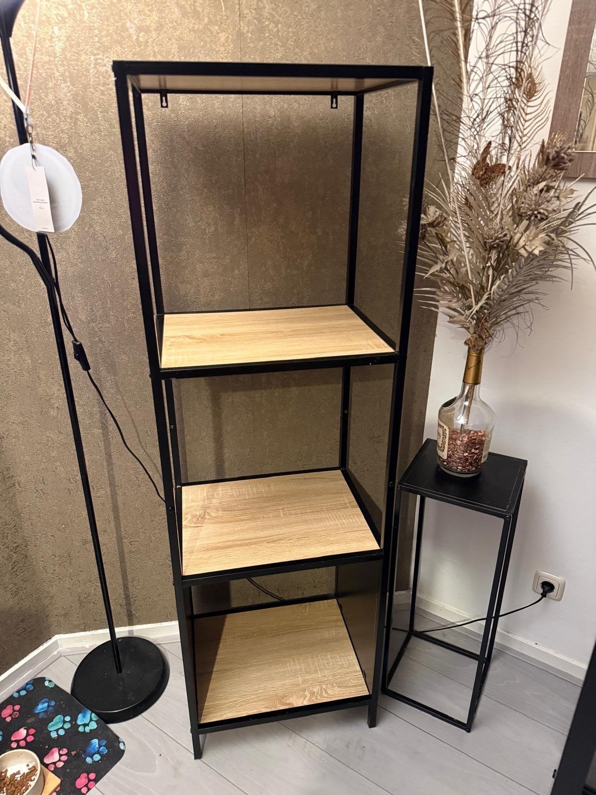 Stijlvolle Boekenkast met Zwart Metalen Frame en Houten Plan, Ophalen, Met plank(en), Minder dan 50 cm, Zo goed als nieuw