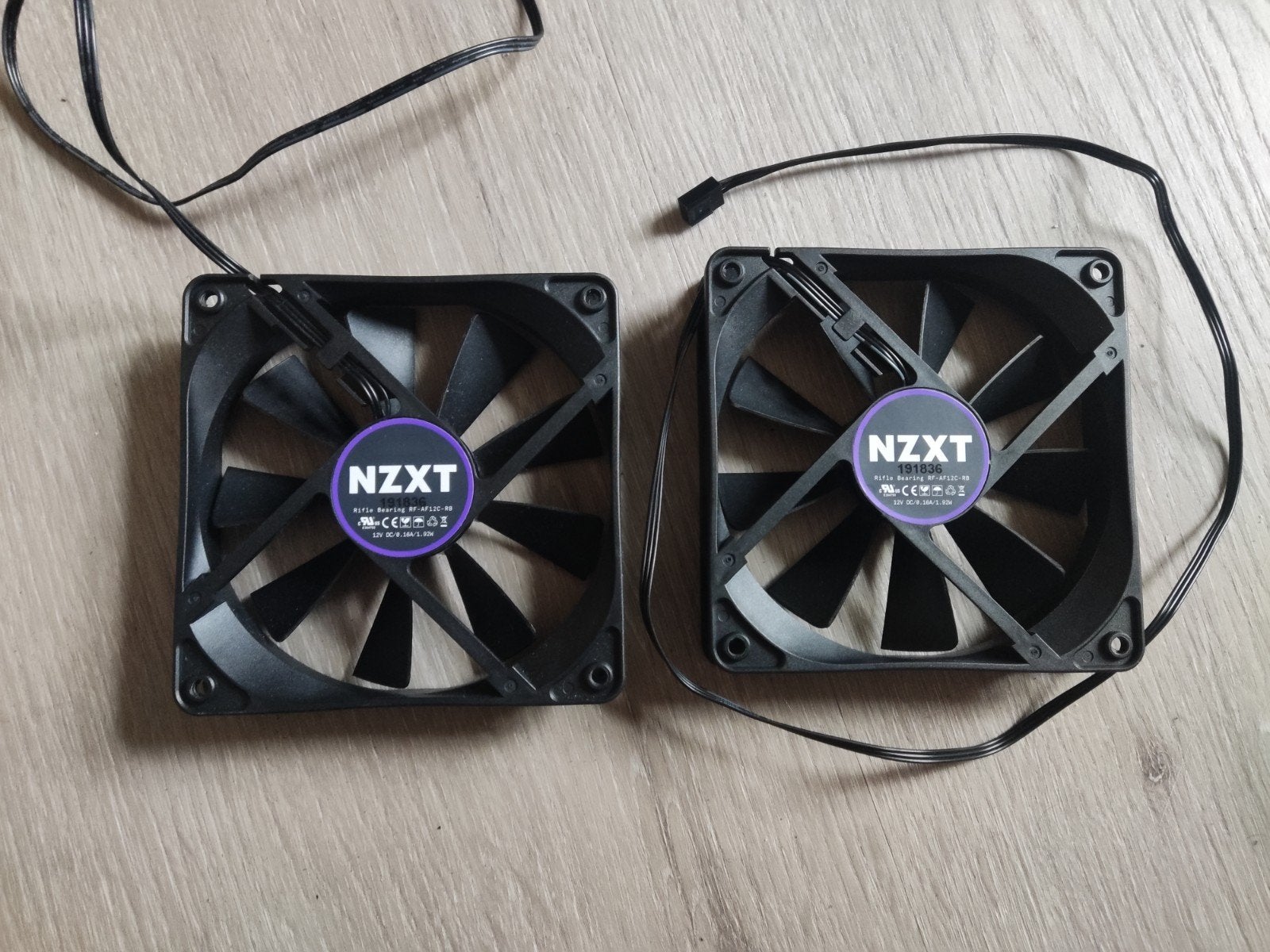 2x NZXT 120mm ventilatoren fan, Computers en Software, Computerkoelers, Ophalen of Verzenden, Zo goed als nieuw, Luchtkoeling