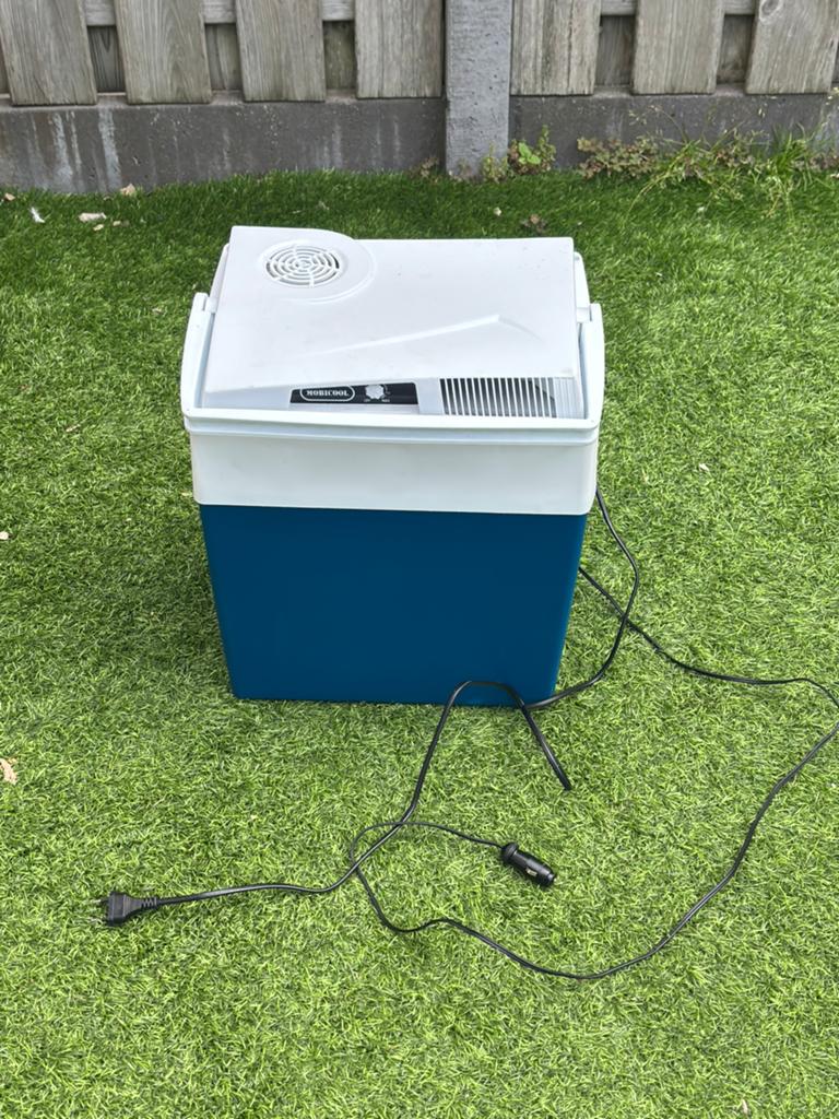 Mobicool Koelbox – Werkt op 230V (Auto-stekker defect), Caravans en Kamperen, Ophalen, Zo goed als nieuw, Koelbox, Elektrisch