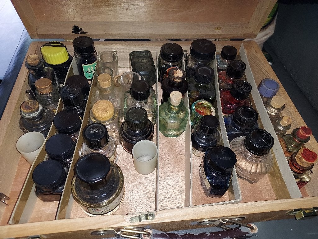 Inktpotjes divers, Ophalen