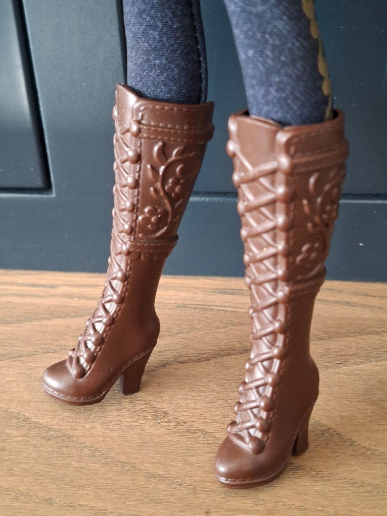 barbie hoge bruine laarzen, Ophalen of Verzenden, Zo goed als nieuw, Barbie
