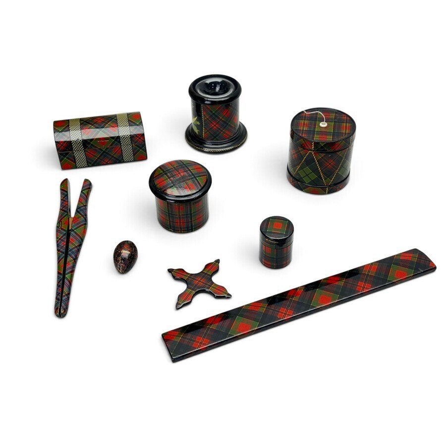 Lot tartanware, ruitpatroon: Mc Pherson (9x)