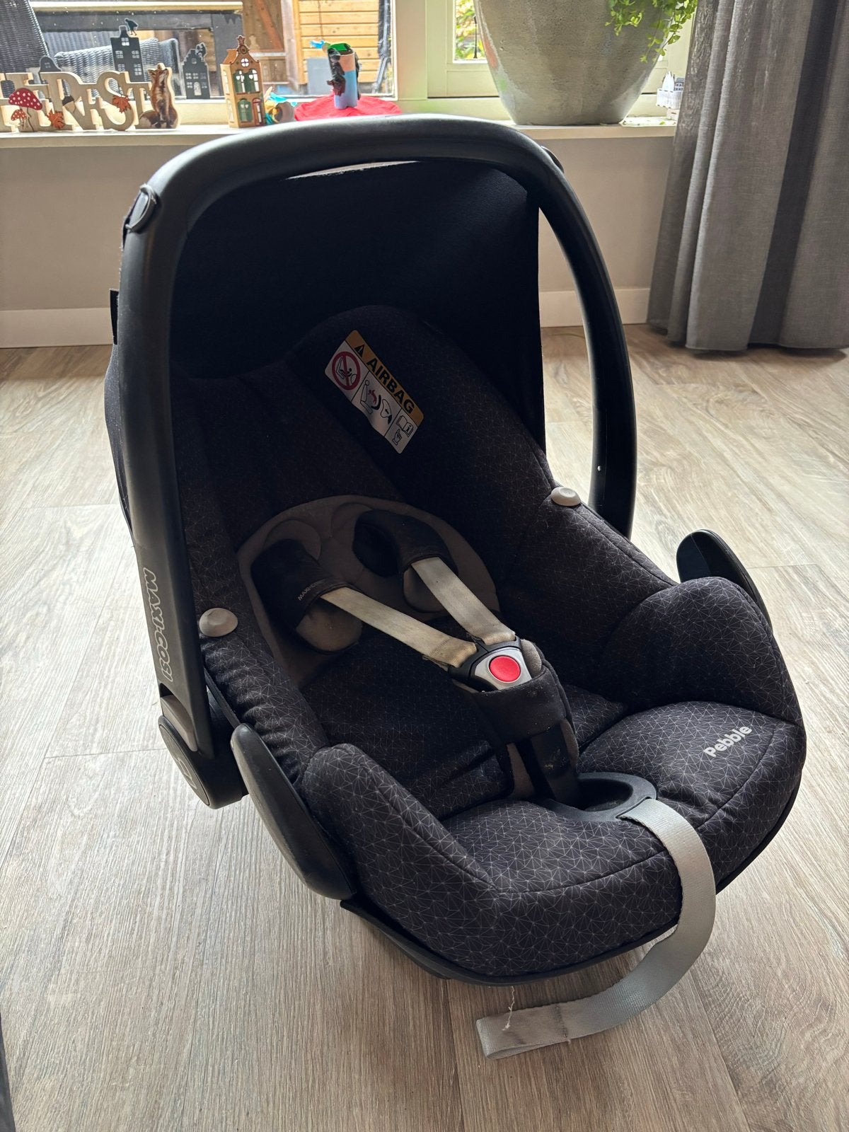 Maxi-Cosi Pebble met verkleiner en adapters, Ophalen, 0 t/m 13 kg, Maxi-Cosi, Gebruikt