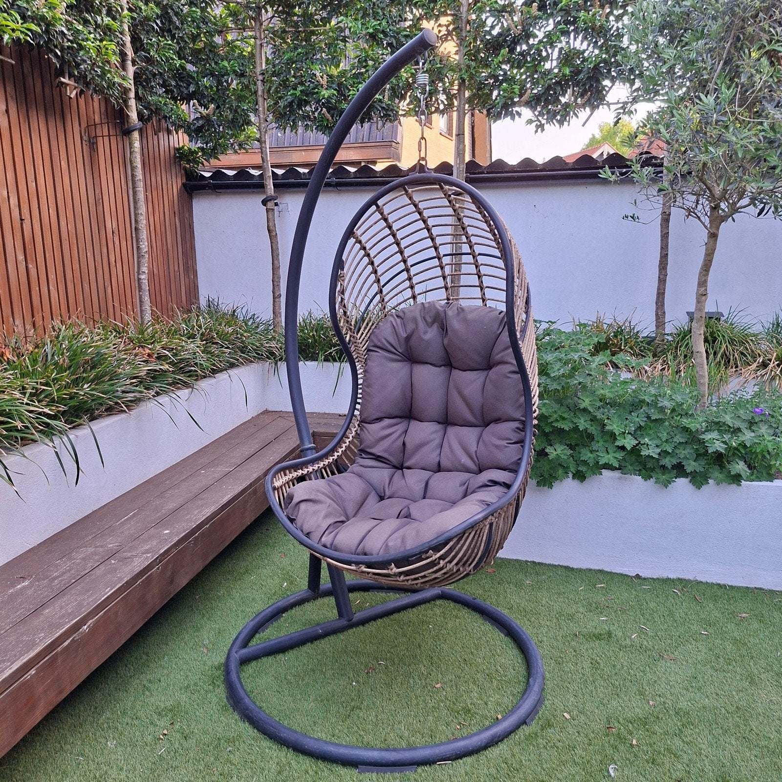 Comfortabele Hangstoel met Kussen - Perfect voor Buiten, Ophalen, Wicker