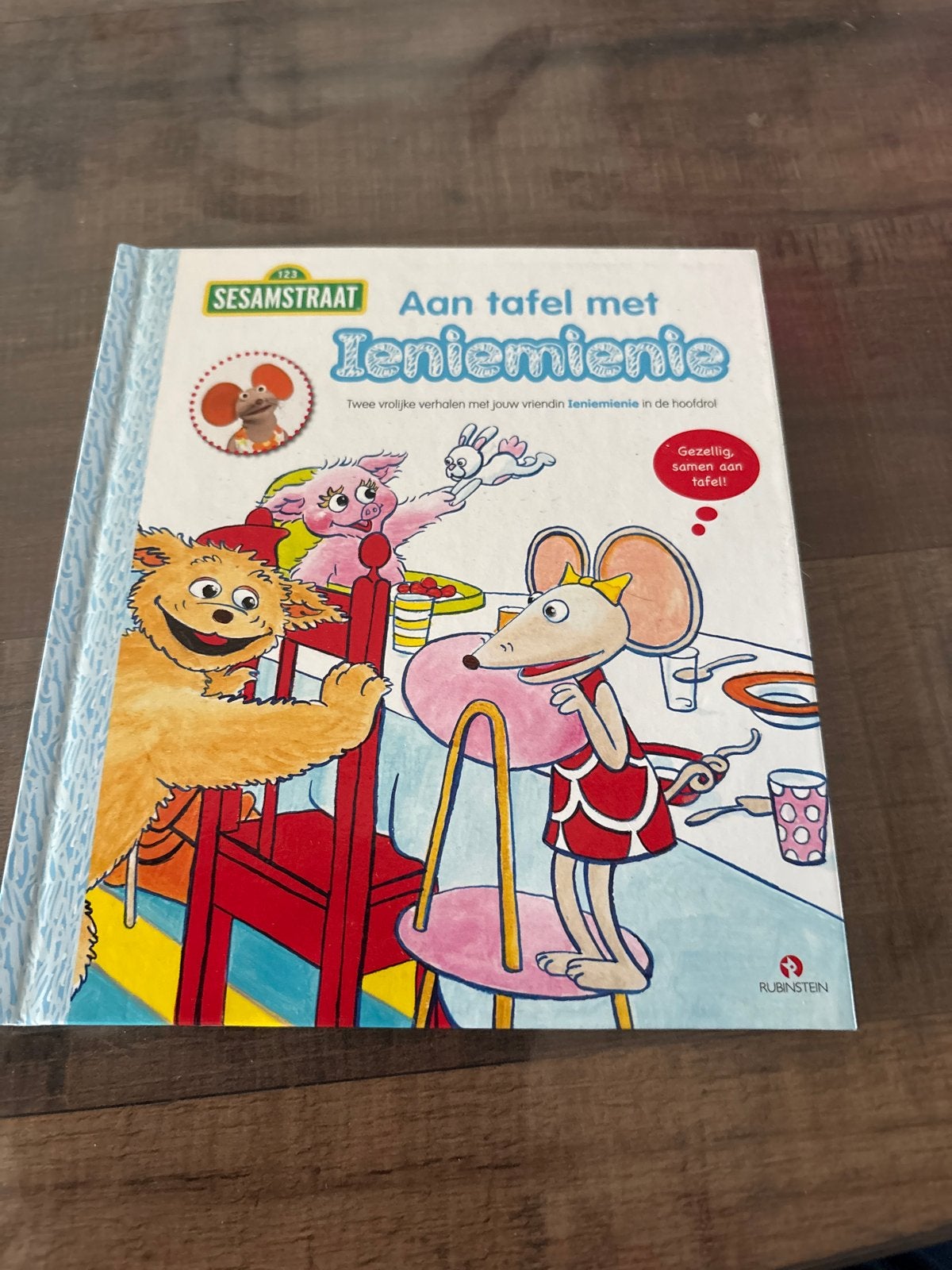 Sesamstraat: Aan tafel met Ieniemienie - Zo goed als nieuw, Fictie algemeen, Jongen of Meisje, Ophalen of Verzenden, Zo goed als nieuw