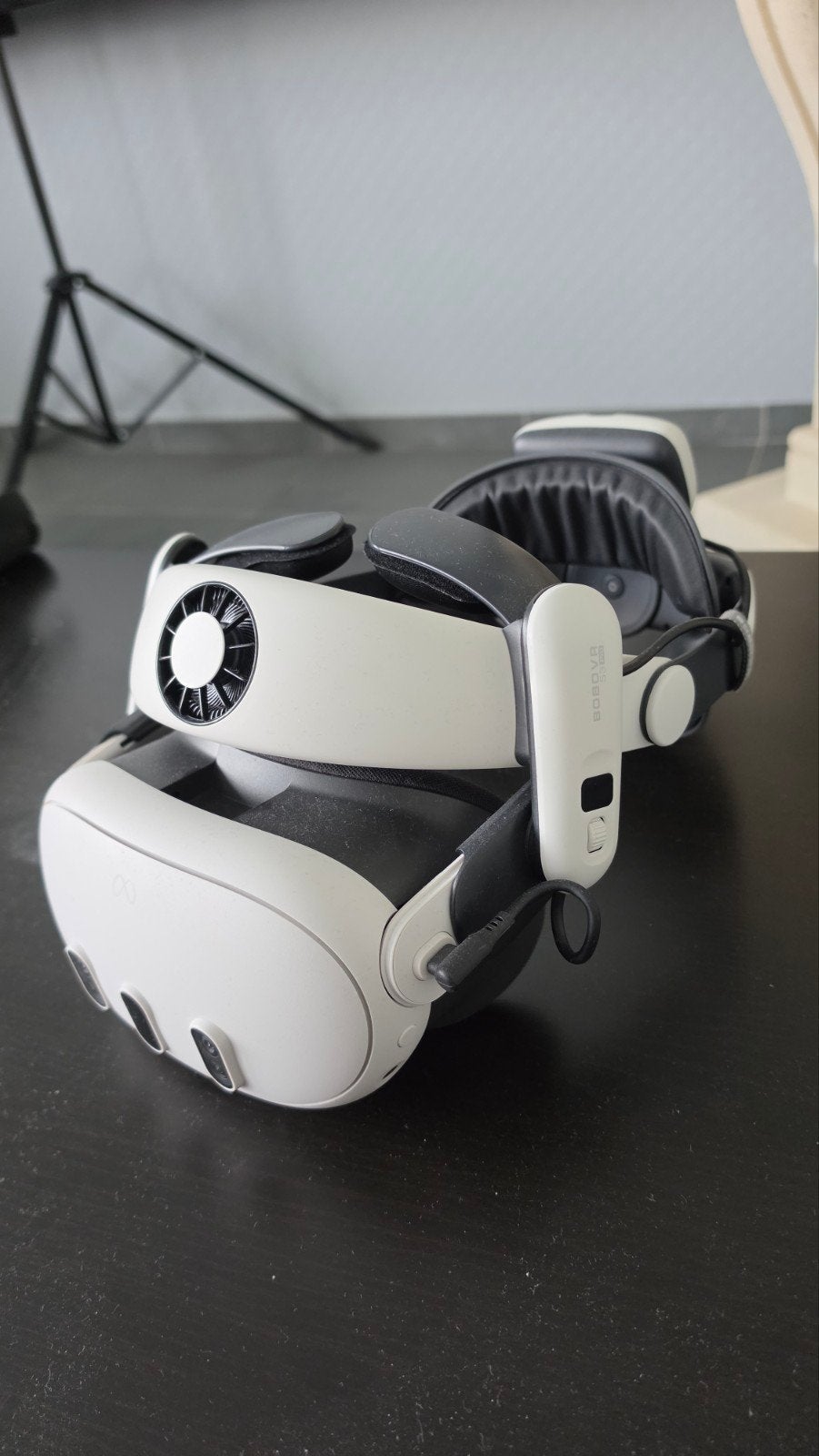 Meta qest 3 + bob vr ( ventilation +battery) + rifle, Spelcomputers en Games, Virtual Reality, Ophalen of Verzenden, Zo goed als nieuw