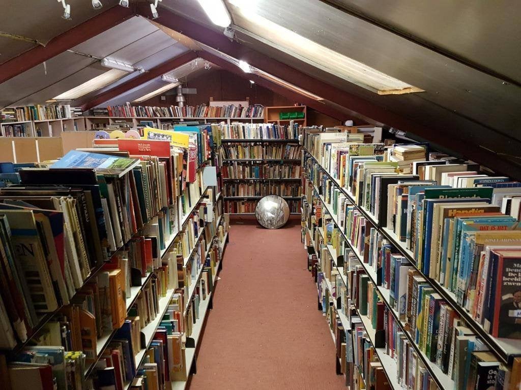 Boekenmarkt elke zaterdag, Ophalen of Verzenden