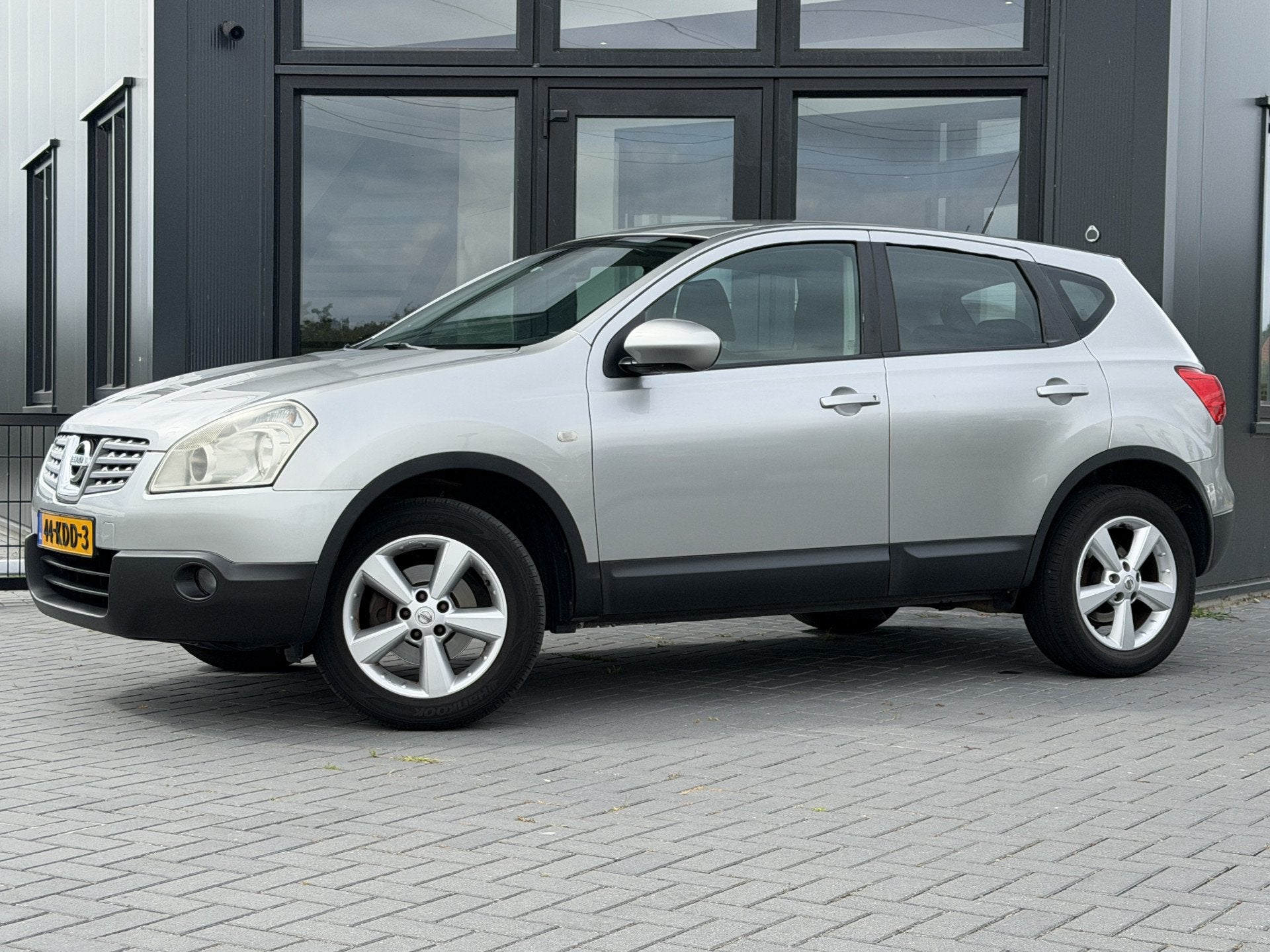 Nissan QASHQAI 1.6 Acenta Clima | Cruise | Navi | Parkeercam, Auto's, Voorwielaandrijving, 1272 kg, Gebruikt, Zwart