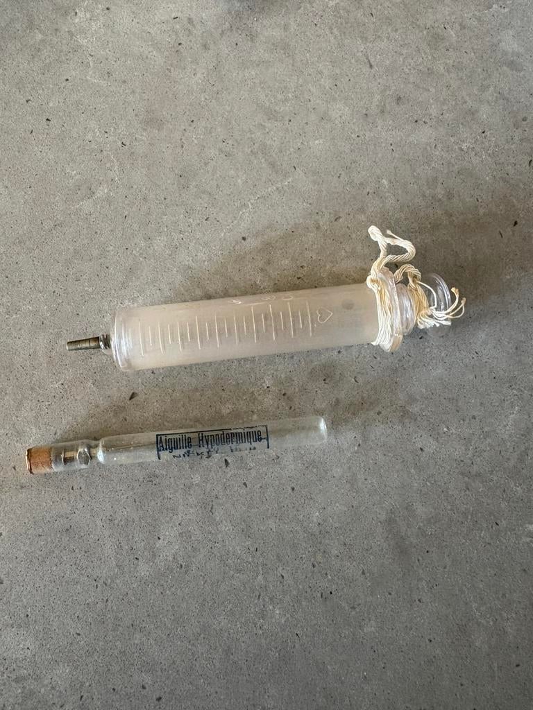 Oude glazen medische spuit met naaldbuisje – vintage, Antiek en Kunst, Ophalen of Verzenden