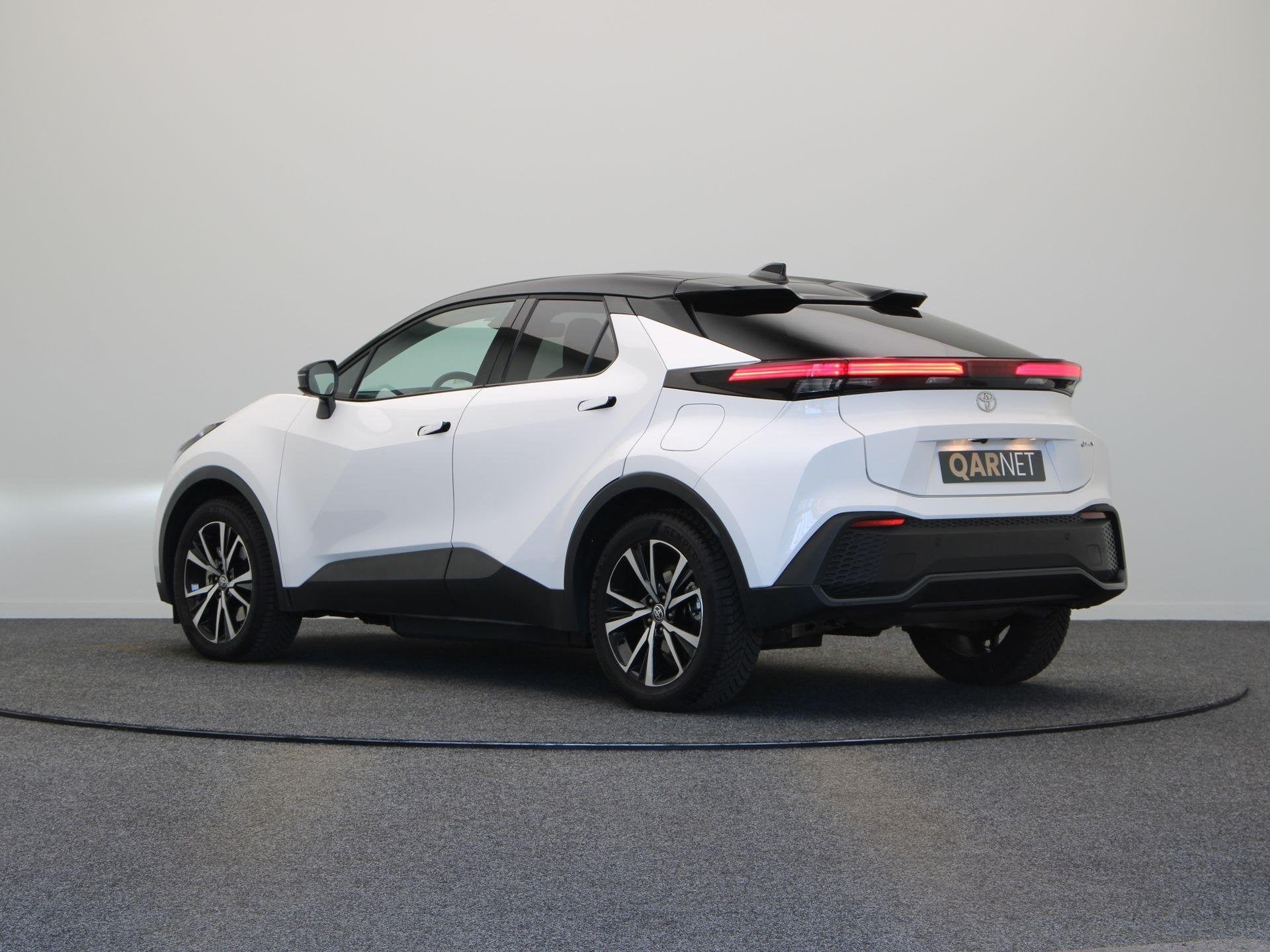 Toyota C-HR 2.0 Plug-in Hybrid 220 First Edition | Stoelverw, Auto's, Dealer onderhouden, 4 cilinders, 150 min, Wit