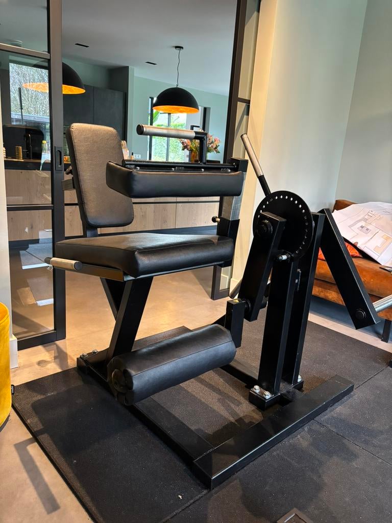Leg curl / extension, Sport en Fitness, Fitnessmaterialen, Zo goed als nieuw, Overige typen, Ophalen