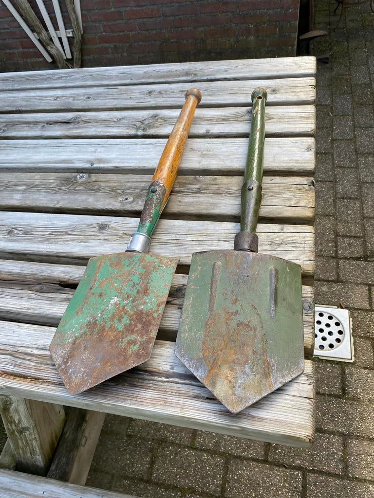 2x Vintage Leger Opvouwbare Schep - Schop - Spade, Ophalen, Gebruikt, Spade