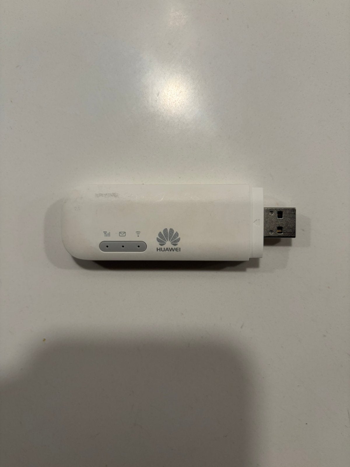 Huawei E8372H-320 Cellular network modem LTE- Wingle, Computers en Software, Routers en Modems, Zo goed als nieuw, Router met modem
