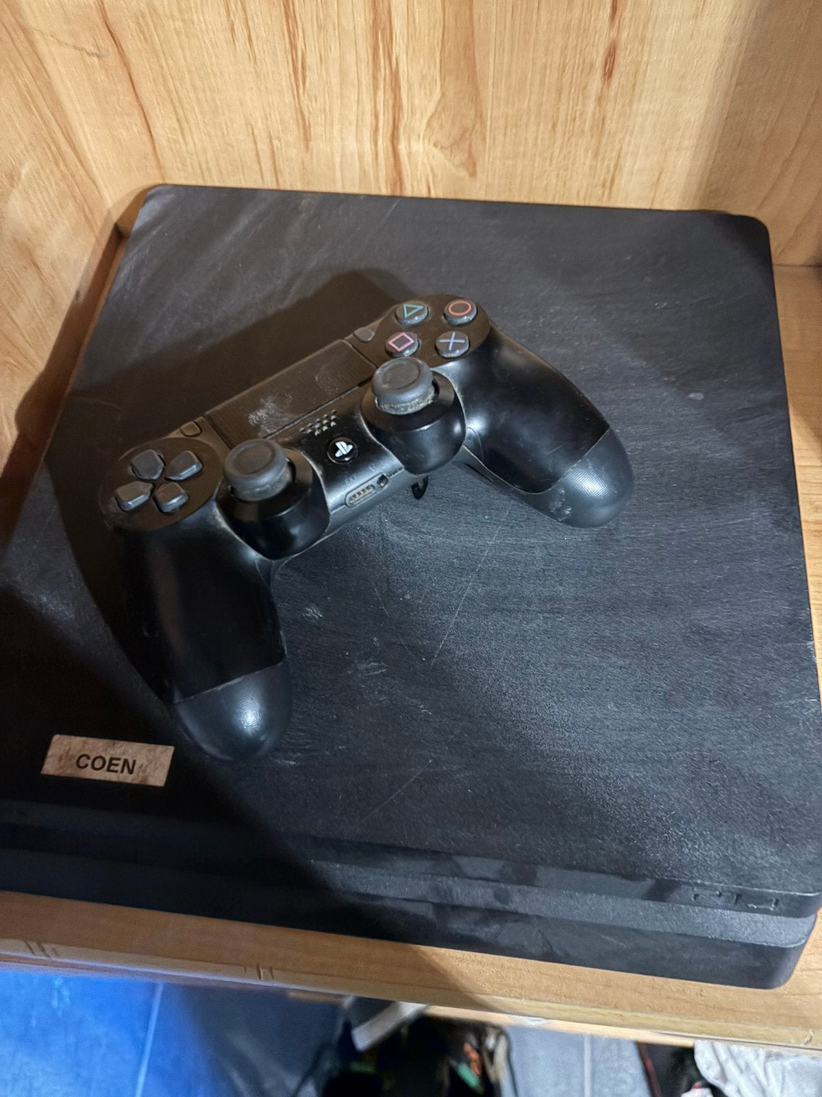 PlayStation 4 + Controller + 8 Spellen