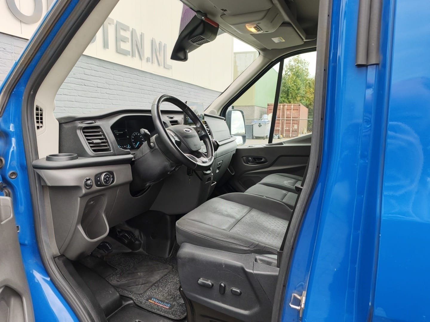 Ford Transit 350 2.0TDCI 130PK Hybride L3H2 Euro 6 3-Peroons, Auto's, 4 cilinders, Blauw, Origineel Nederlands, Bedrijf