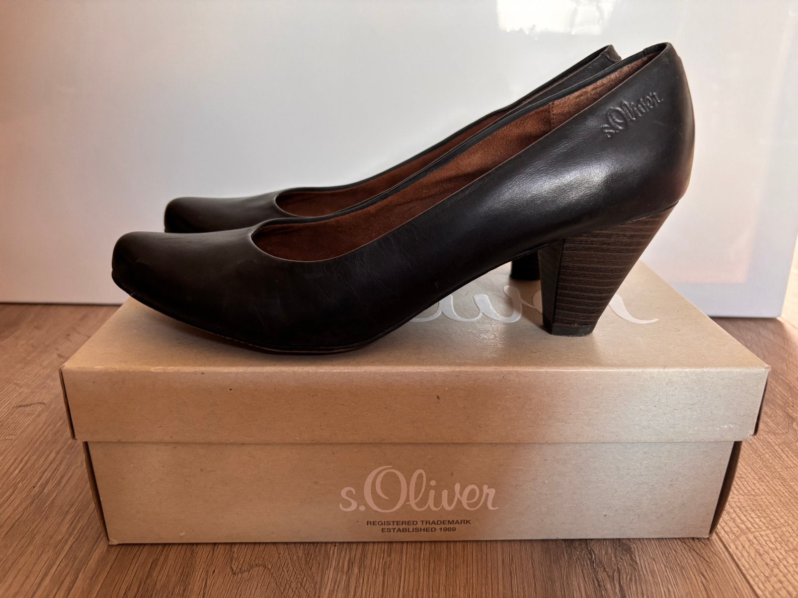 S. Oliver zwarte leren pump maat 40, Pumps, Zwart, Ophalen of Verzenden, Zo goed als nieuw