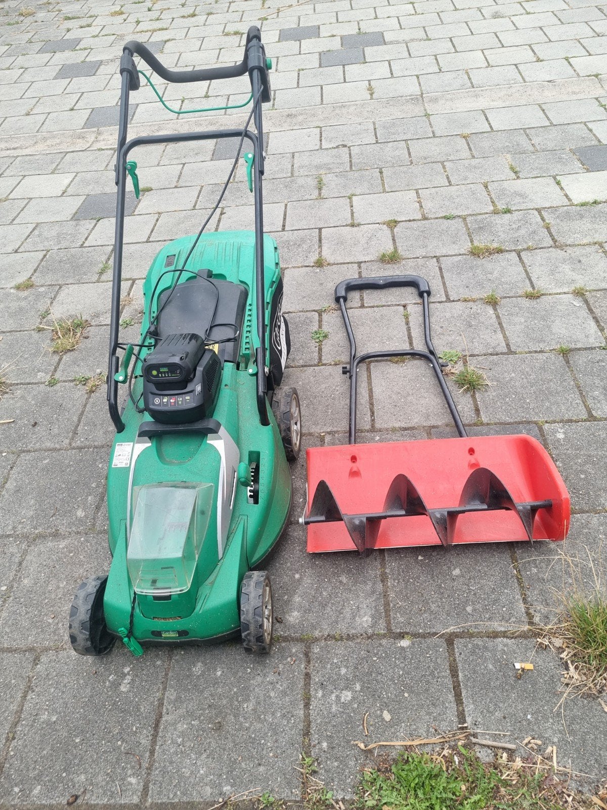 Garden Feelings Accu-grasmaaier met sneeuwschuiver, Ophalen, Gebruikt, Accu-grasmaaier, Opvangzak