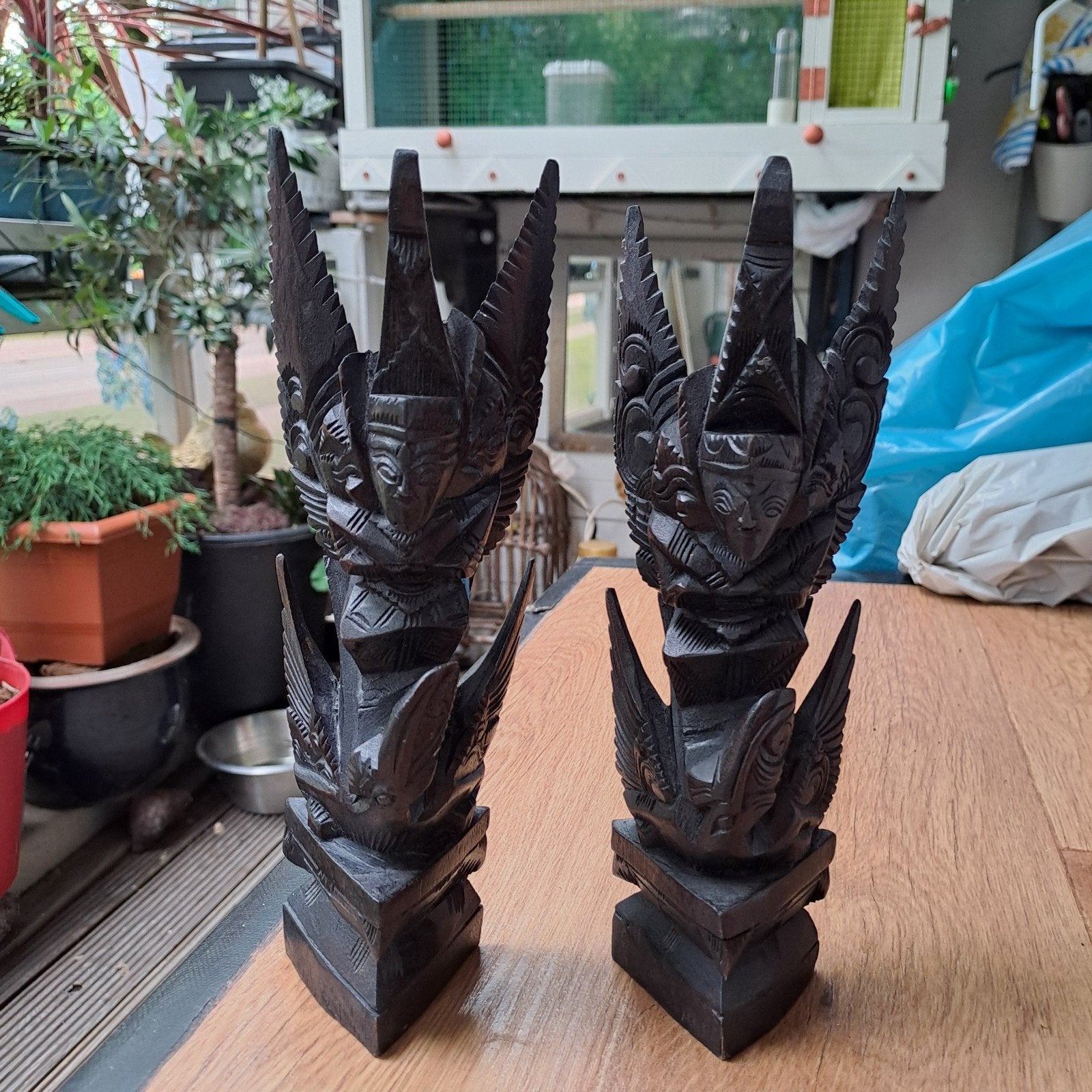 2 puntgave garuda beeldjes, Antiek en Kunst, Kunst | Beelden en Houtsnijwerken, Ophalen of Verzenden