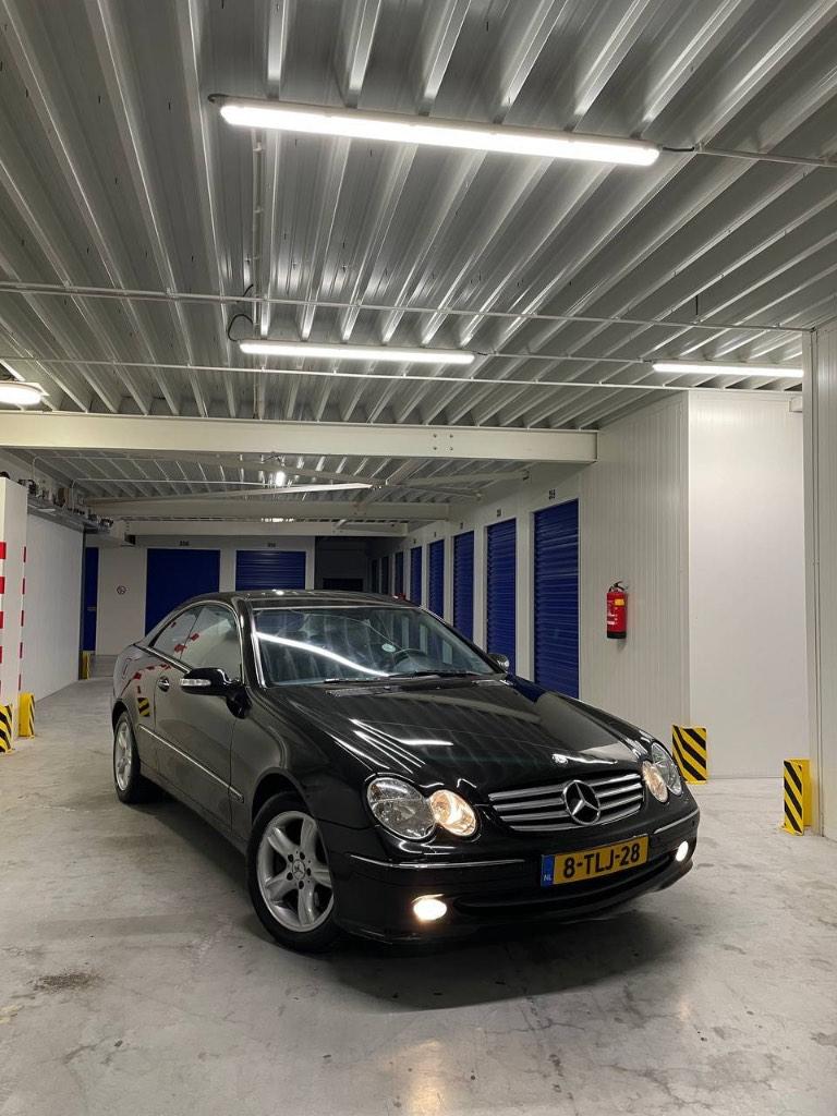 Mercedes-Benz CLK 2.7 CDI Clk270 Coupe AUT 2004 Zwart, Auto's, Mercedes-Benz, Automaat, Achterwielaandrijving, Zwart, 4 stoelen